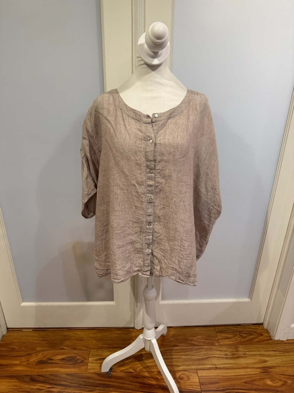 Tahari Linen Button-Front Top - Taupe